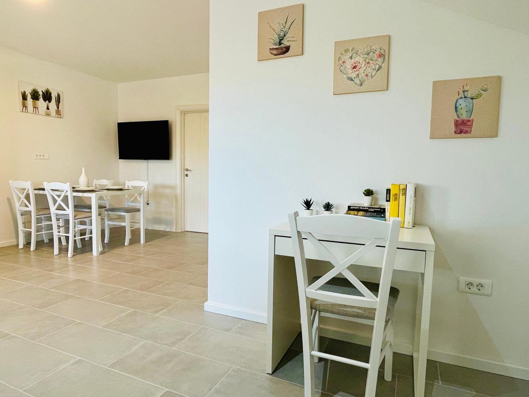 New Apartments Miya - Peroj Beach Extérieur photo